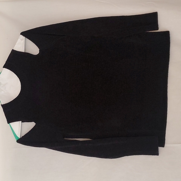 LOFT Sweaters - Loft cold shoulder sweater